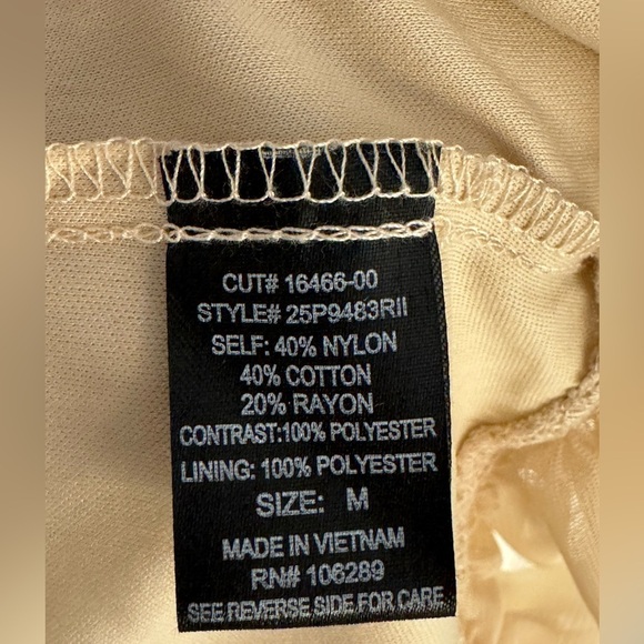 Trixxi Clothing Company Lace White and Cream Sleeveless Dress Size Medium - Picture 6 of 6